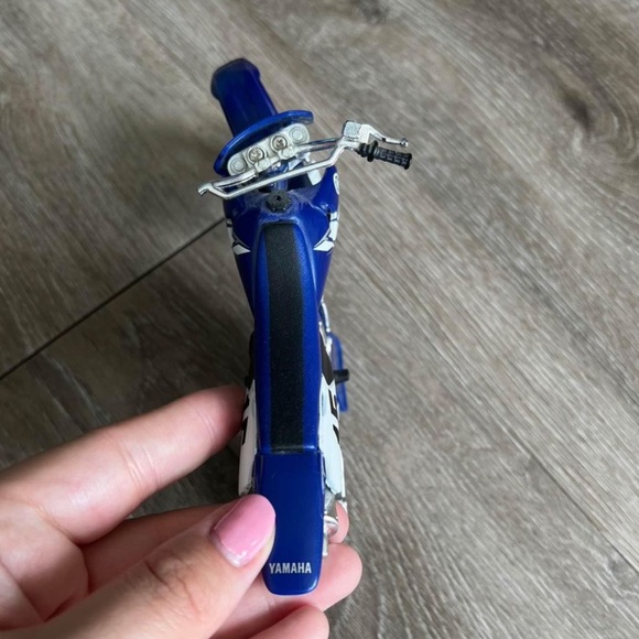 New-Ray Toys RoadRider Collection Yamaha YZ 426F Motocross Motorcycle 1:12 - Picture 6 of 10